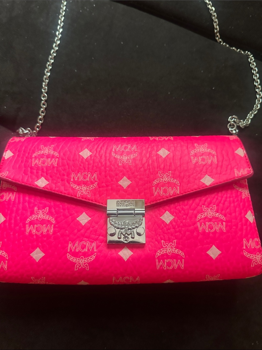 Never used Hot Pink MCM with silver chain - Picture 2 of 16